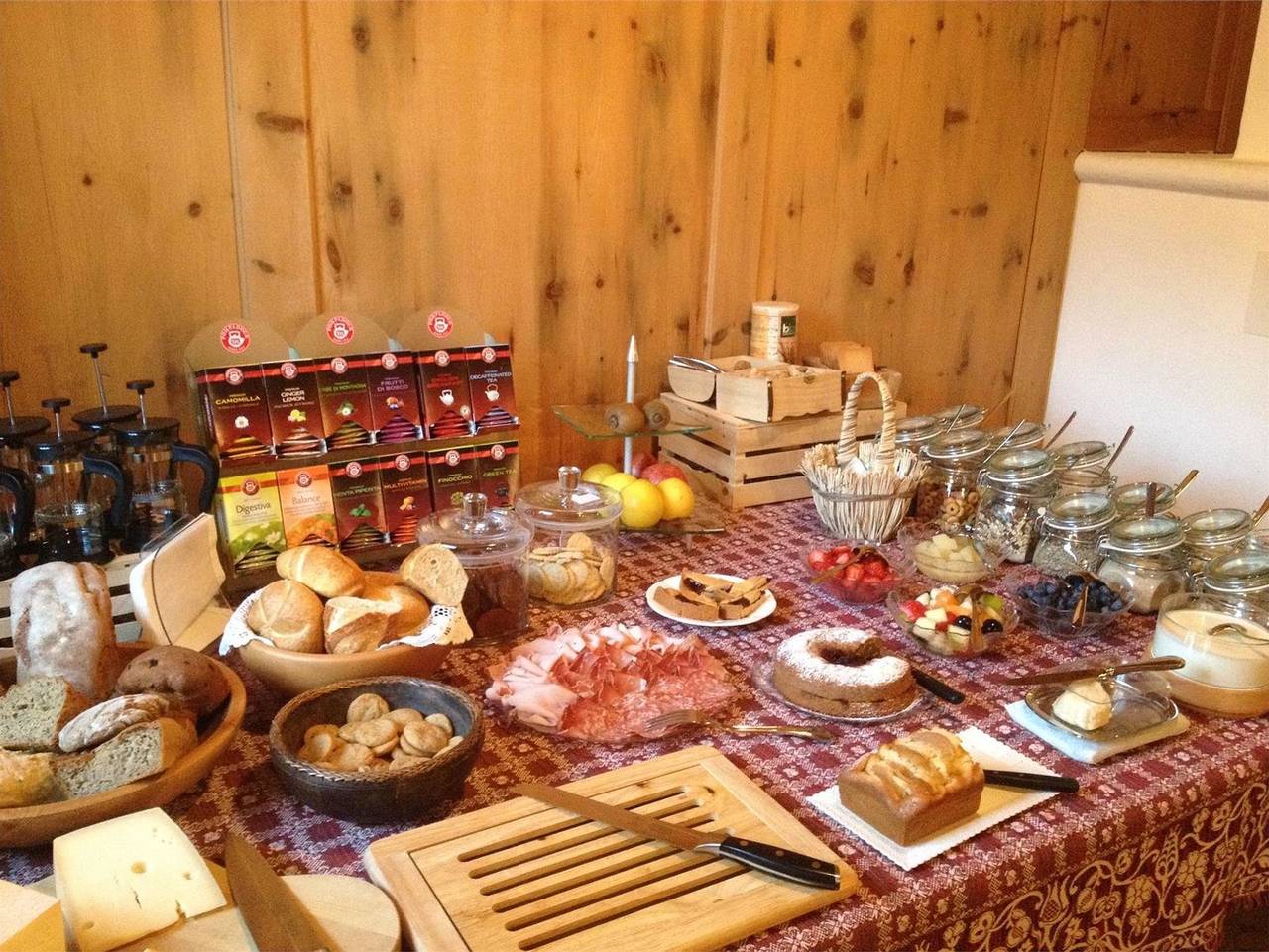 Ganze Ferienwohnung, B&B - Apartments Maso Larciunei - Bauernhof - Tante Paula in Wolkenstein, Dolomiti Superski