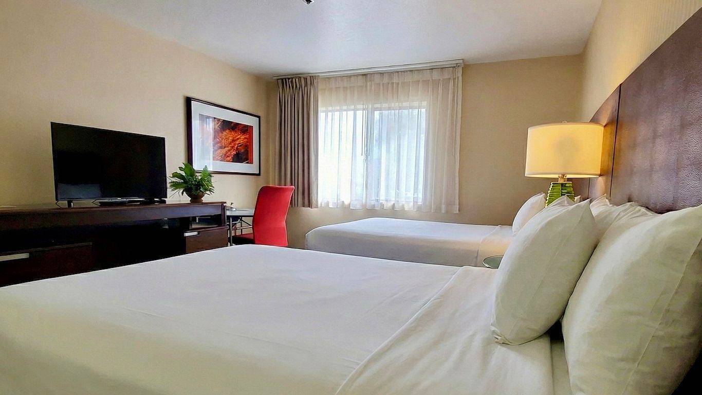 Rogue Regency Inn Medford Airport in Medford, Oregon