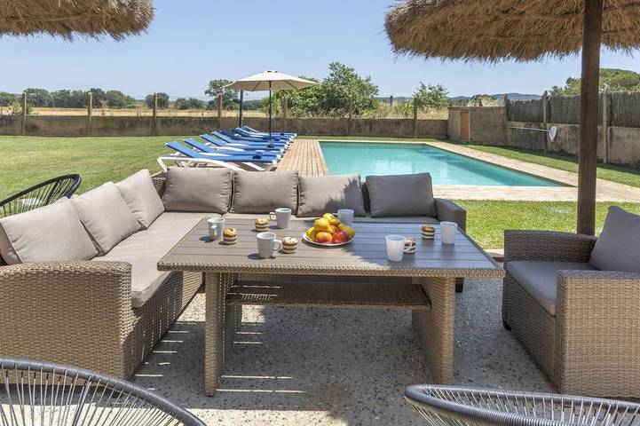 Casa de vacaciones para 14 personas, con balcón además de jardín y piscina, Se admiten mascotas - 1