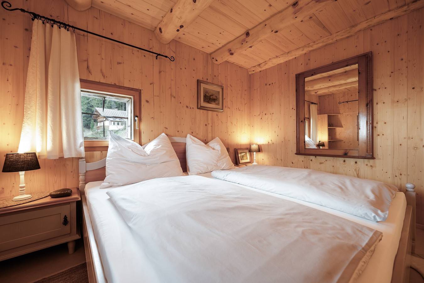 Chalet 'Bergspektive - Haus Alpenspa' mit Bergblick und Weinfassbad in Wolfsberg, Lavanttaler Alpen