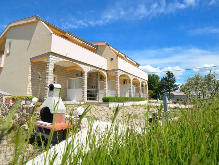 Ferienwohnung für 4 Personen, mit Terrasse in Jasenice
