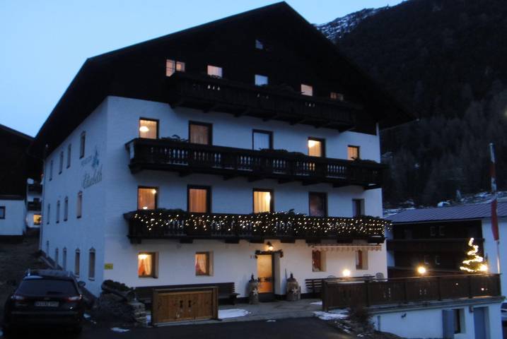 Geheel vakantieappartement, Doppelzimmer mit Zustellbett in Weißkamm, Sölden