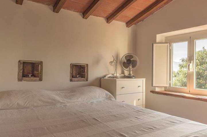 Adults only. Air conditioning, Wi-Fi, pool, terrace, garden, parking. in Camaiore (Toscana), Riviera Toscana