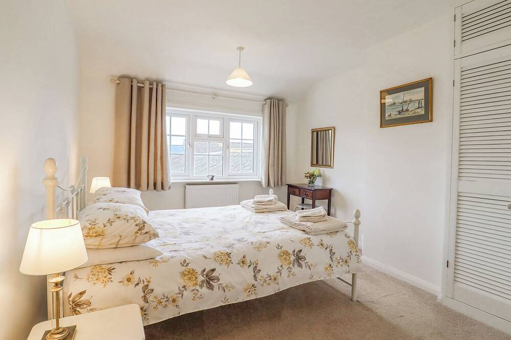 Redwood Cottage, family friendly, with a garden in Kimbolton in Bedford