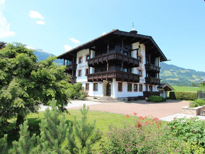 Ferienwohnung für 4 Personen, mit Balkon und Garten sowie Ausblick in Fügen