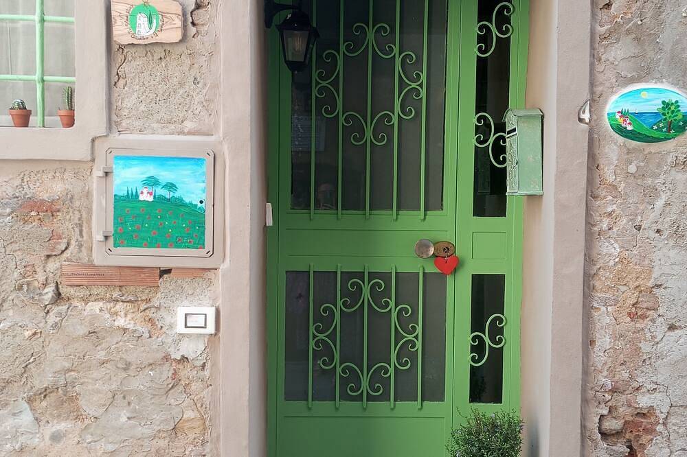 Entire apartment, The Chicchino and the Lumachino in Castagneto Carducci, Etruscan Coast