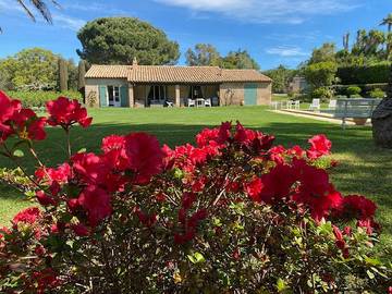 Gîte pour 2 personnes, avec jardin ainsi que piscine et terrasse à Saint-Tropez