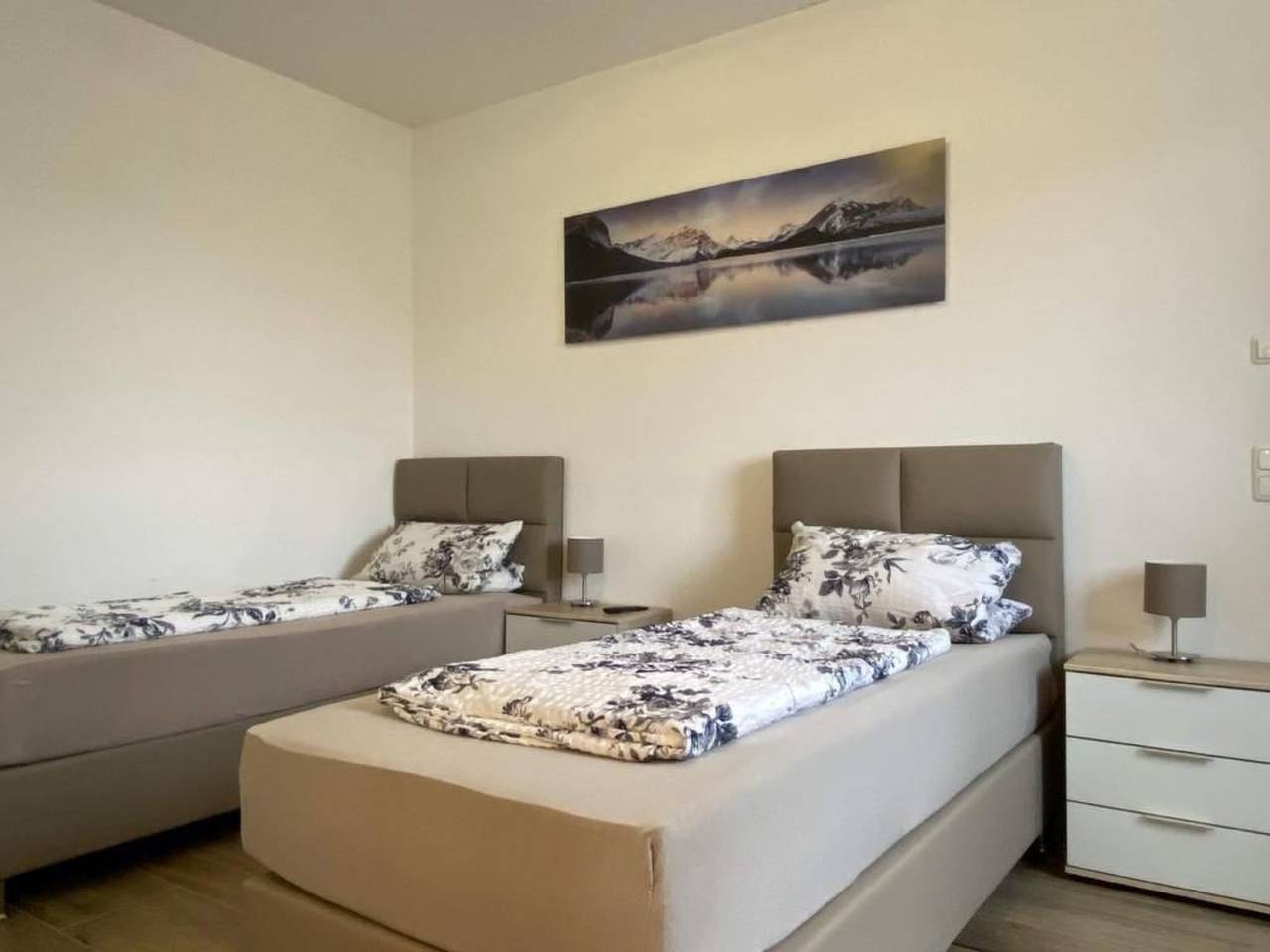 Ganze Wohnung, In Heselbach mit Grill, Whirlpool und Garten in Wackersdorf, Ostbayern