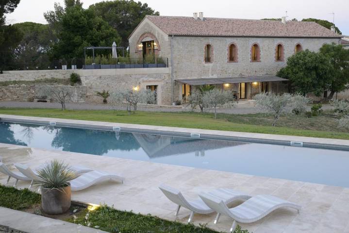 Gîte pour 6 personnes, avec piscine et terrasse