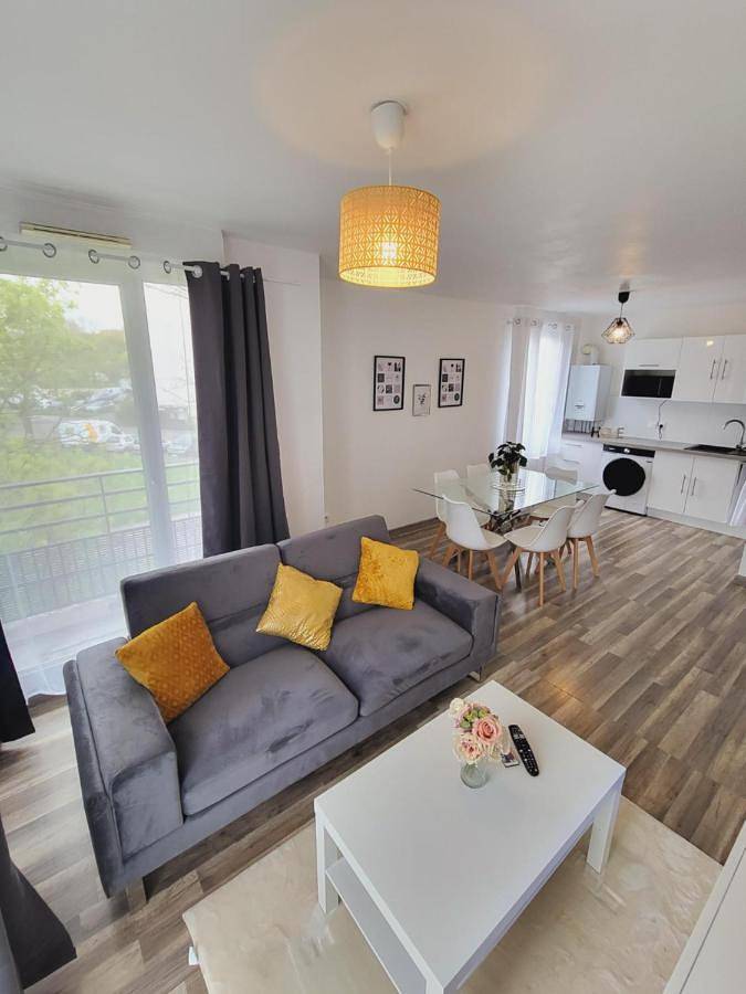 Appartement entier, Two-Bedroom Apartment in Garges-lès-Gonesse, Val-d'Oise