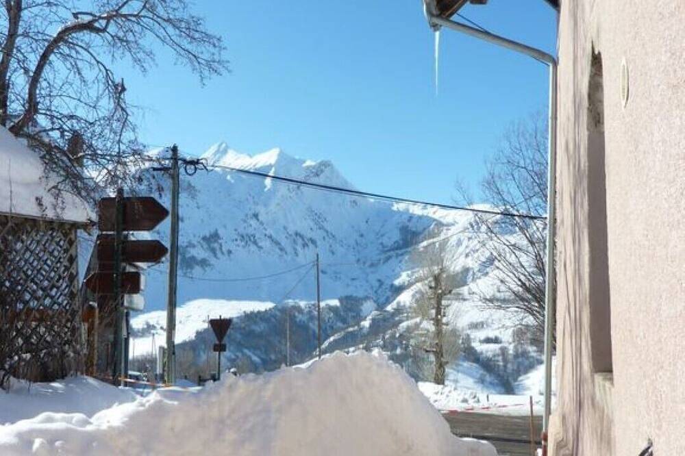 Chalet édelweiss, 4/5pers,terrace,Savoie, mountain, 2 bedrooms, 3*, France in Saint-Jean-d'Arves, Saint-Jean-de-Maurienne region