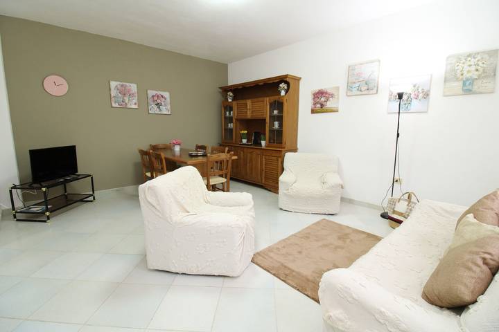 Ferienwohnung für 8 Personen, mit Terrasse und Balkon/Terrasse - 1