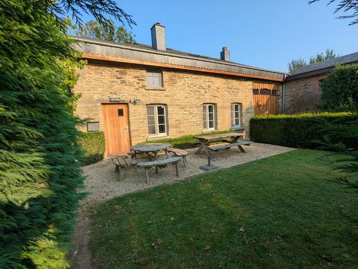 Location de vacances pour 10 personnes, avec vue et sauna ainsi que terrasse et jardin, animaux acceptés dans Gros Fays