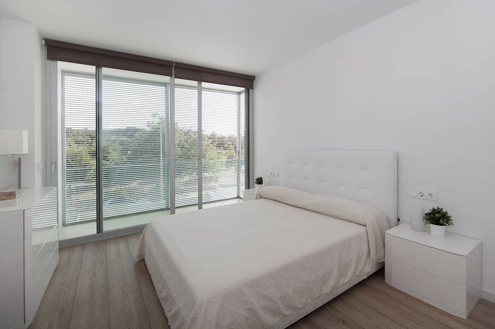 Moderne Doppelzweistöckige Villa mit privatem Pool in Can Pastilla, Palma