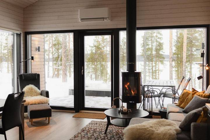 Ferienhaus für 4 Personen, mit Terrasse und Ausblick sowie Seeblick und Sauna, mit Haustier in Lappland