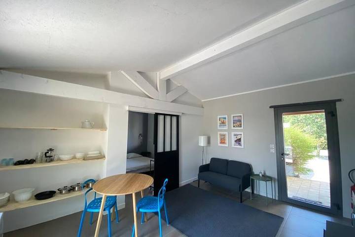 Location de vacances pour 2 personnes, avec jardin et vue à Entrechaux - 2