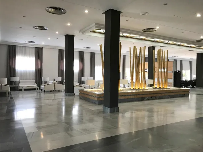 Hotel para 10 personas, con jardín y terraza - 1
