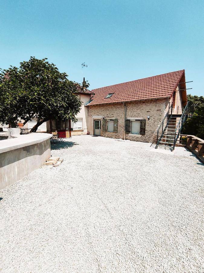 Location de vacances pour 6 personnes, avec terrasse et jacuzzi dans Saint-Jean-de-Vaux - 3