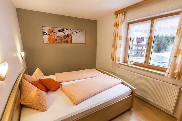 Ganze Wohnung, Einzigartiges Bergpanorama, gratis WLAN, Balkon, Garten, Liegewiese, Spielplatz in Bregenzerwald (Vorarlberg), Schröcken