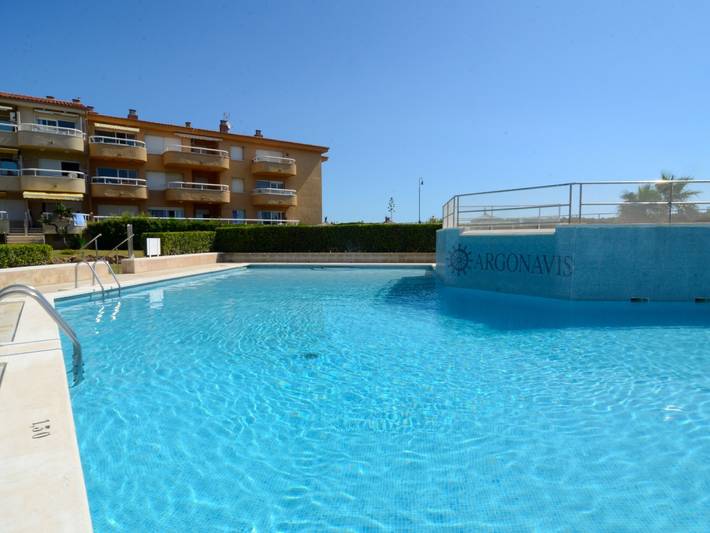 Location de vacances pour 4 personnes, avec piscine et terrasse à Els Griells