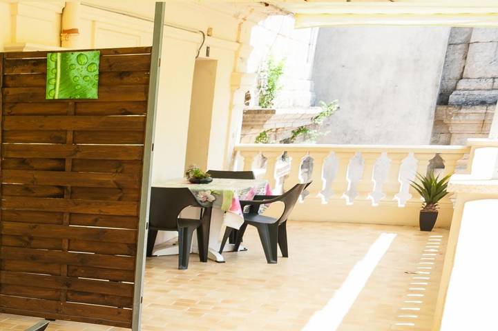 Gîte pour 2 personnes, avec jardin et terrasse à Allègre-les-Fumades - 4