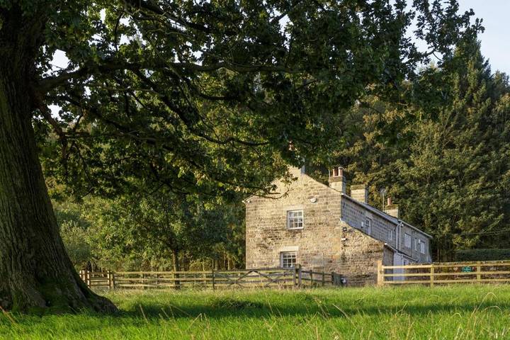 Holiday rental for 6 people, with Terrace and Lake view as well as View in Leeds
