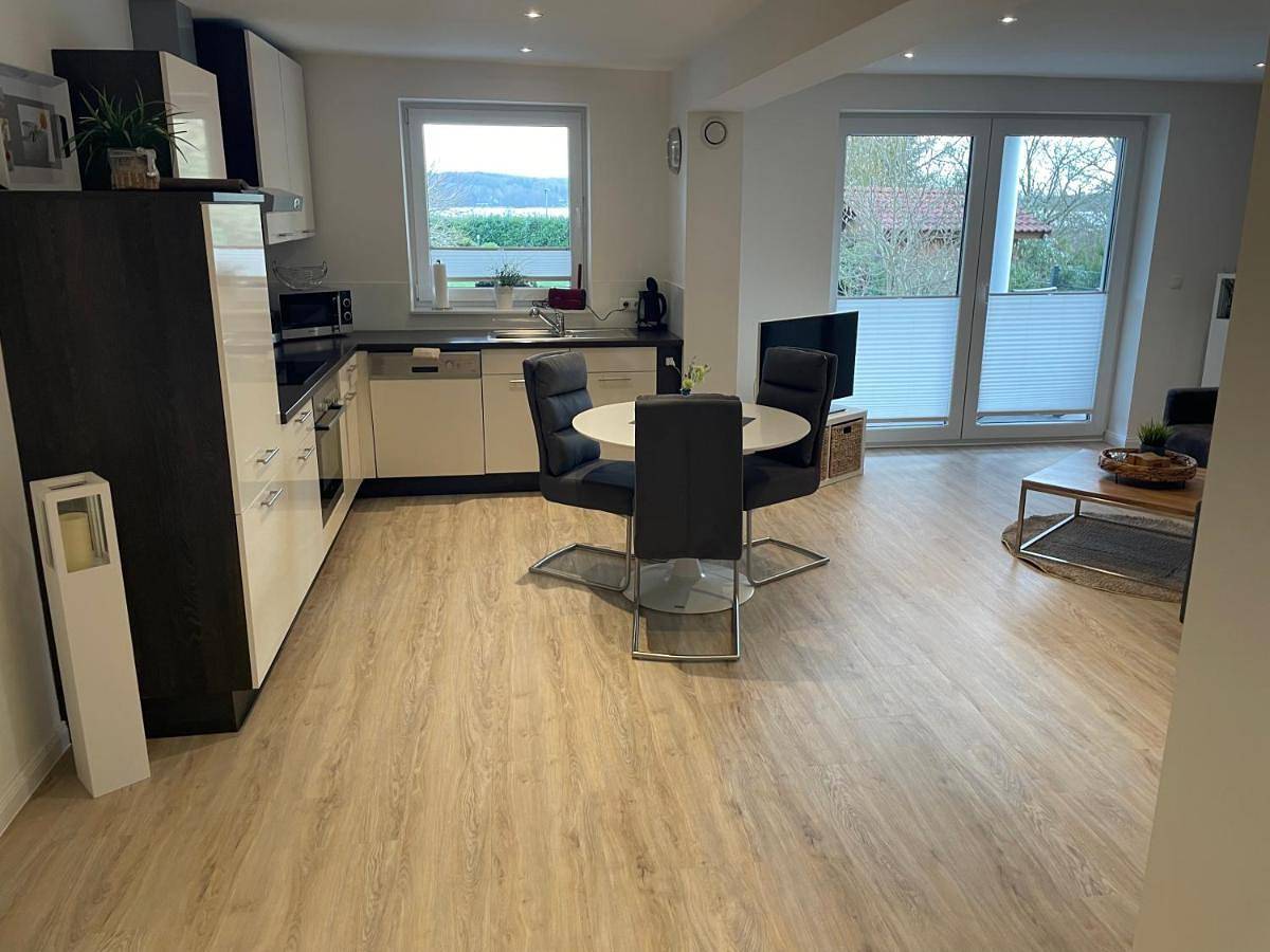 Ganze Wohnung, Ferienwohnung mit Seeblick in Pönitzer See, Scharbeutz