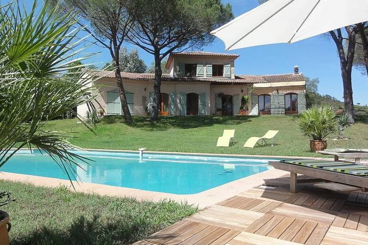 Villa pour 8 personnes, avec jardin à Vidauban