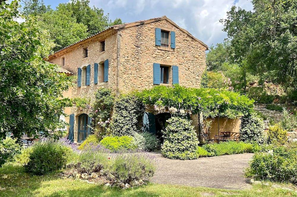 Moulin de charme, Sud Luberon, cadre bucolique in Grambois, Parc naturel régional du Luberon