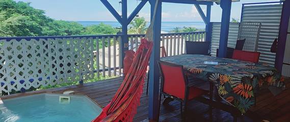 Location de vacances pour 5 personnes, avec jacuzzi ainsi que jardin et terrasse à Bouillante