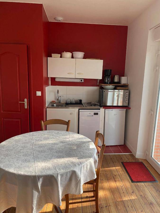 Gîte pour 4 personnes, avec jardin et vue, animaux acceptés à Le Bény-Bocage - 4