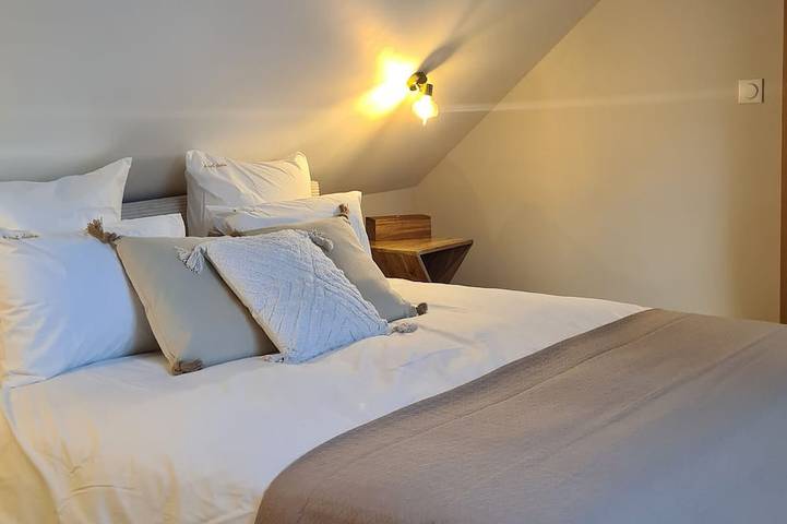Magnificent farmhouse with hot tub in vaulted cellar in Dompierre-sur-Helpe, Avesnes-sur-Helpe