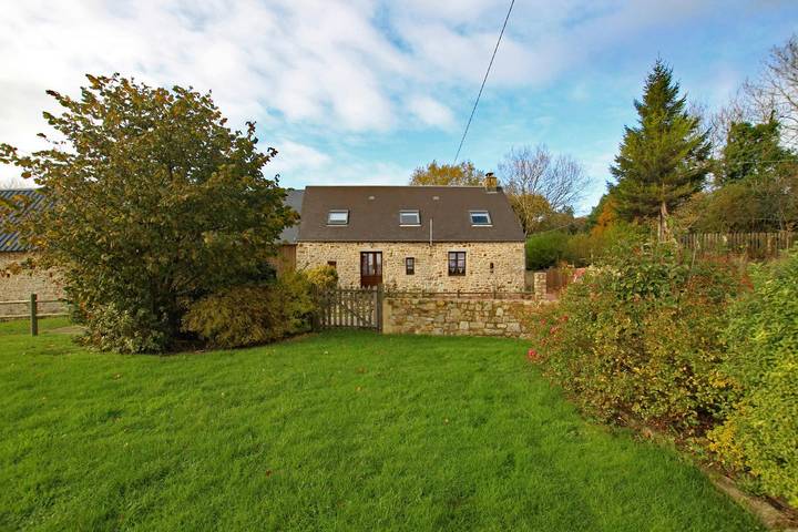 Gîte pour 4 personnes, avec jardin à Fierville-les-Mines