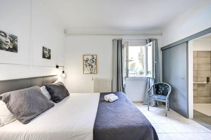 Hôtel pour 2 personnes, avec piscine et terrasse à Entraigues-sur-la-Sorgue - 2