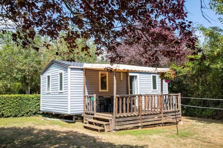 Camping für 6 Personen, mit Terrasse in Burgund