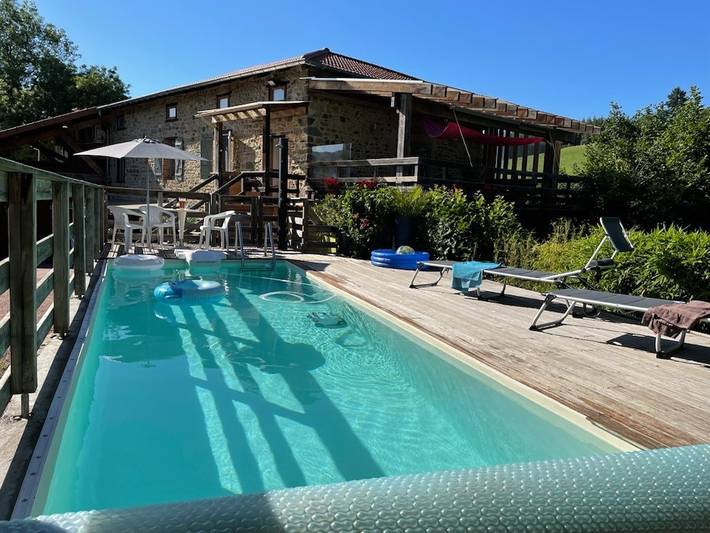 Gîte pour 6 personnes, avec Terrasse et Jardin ainsi que Piscine et Vue à Grandris