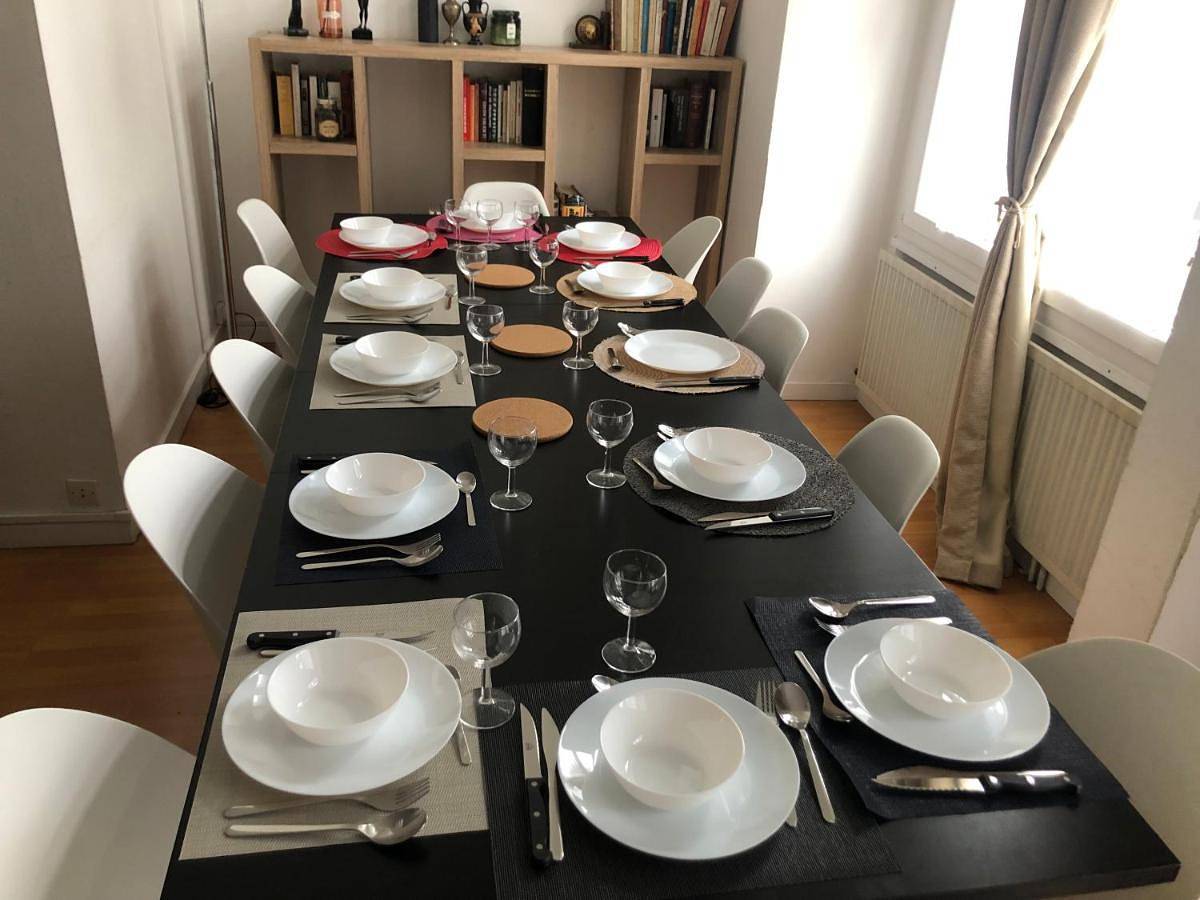 Appartement entier, Lakeside Apt 5Br 110m2 14 guests 15min Disney in Lognes, Seine-et-Marne