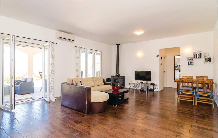 Maison de vacances pour 6 personnes avec piscine in Bay of Kotor
