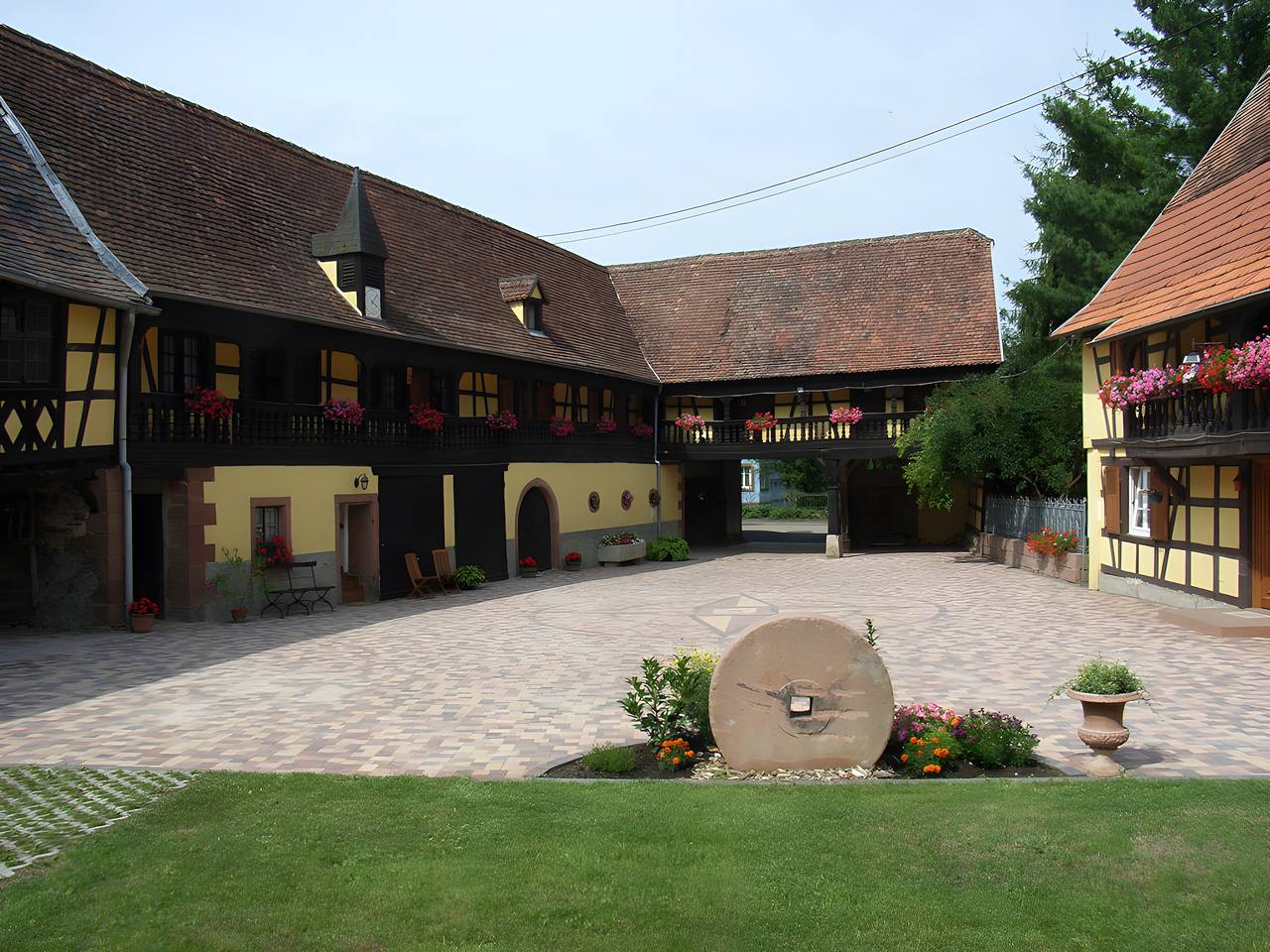 Großes Ferienhaus ~Le Bleuet~ "bi's anstetts" in Issenhausen, Region Straßburg