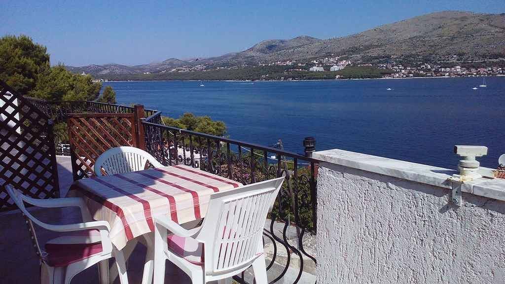Ganze Ferienwohnung, Ferienwohnung mit Balkon und Meerblick  in Okrug Donji, Ciovo
