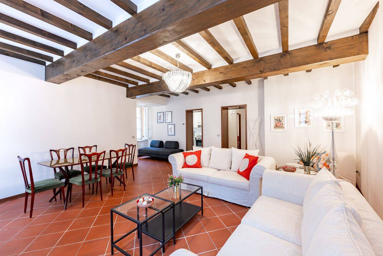 Ganze Wohnung, Guesthost - Large Apartment in the Historic Center of Parma in Parma, Parma Provinz