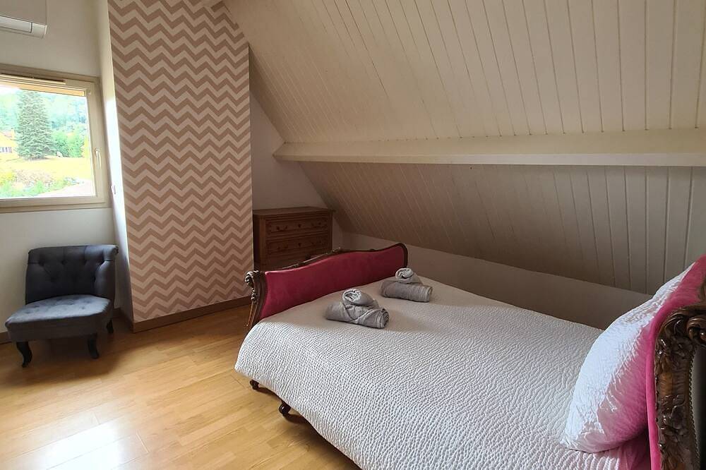 House with swimming pool, near Sarlat in Vitrac, Périgord Noir