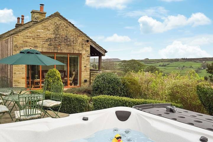 Cottage for 7 people, with Hot tub and Garden in Peak District