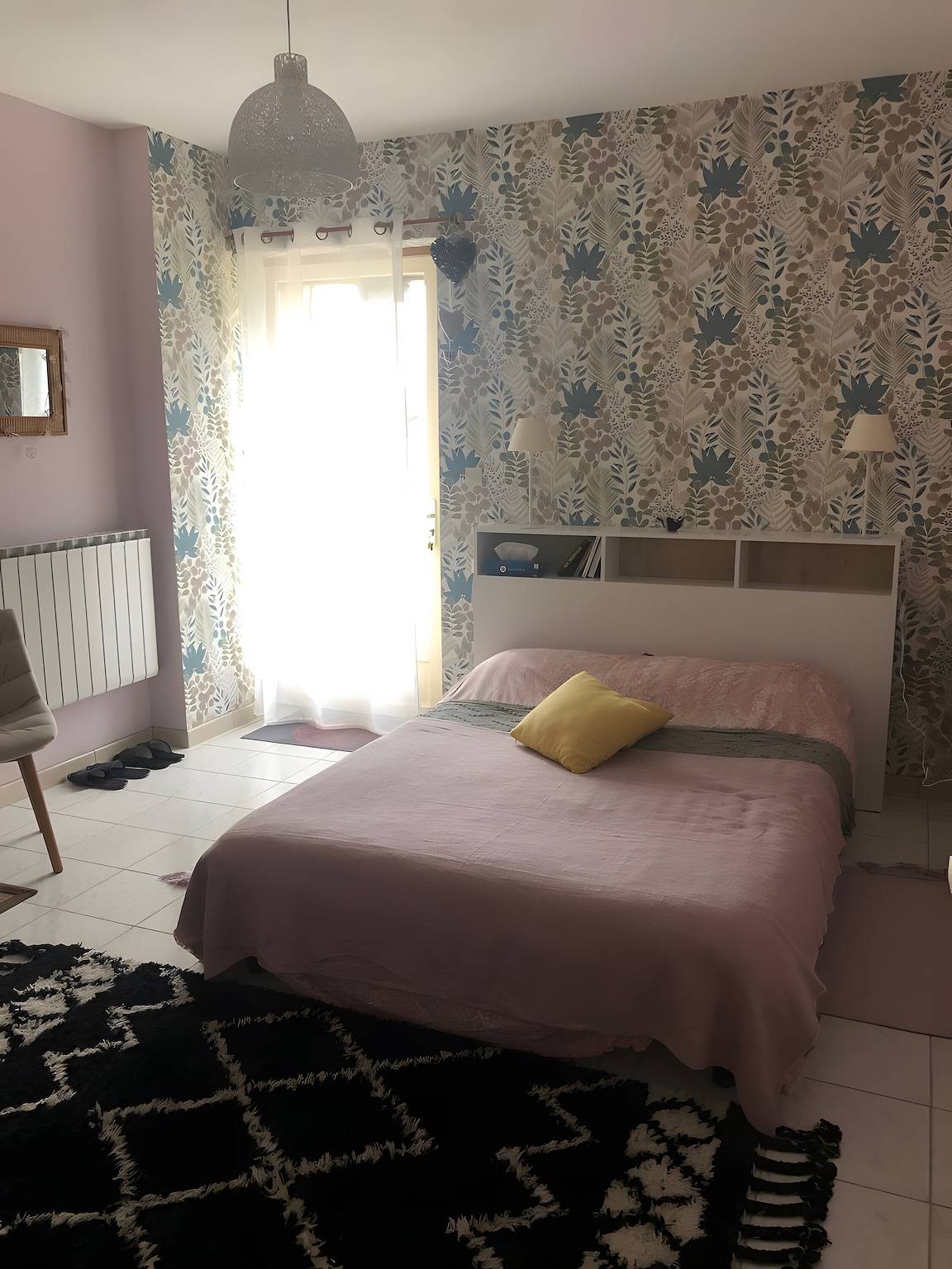 Casa de huéspedes 'Romántica' con jardín compartido y Wi-Fi in Durtal, Angers region