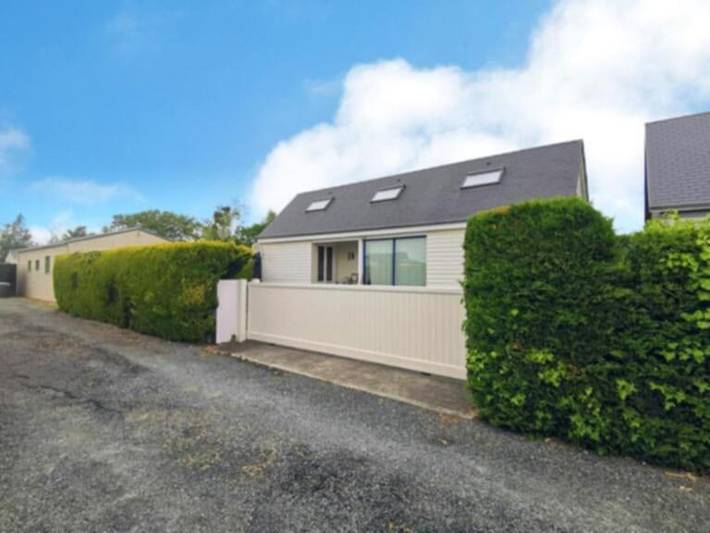 Gîte pour 11 personnes, avec piscine et jardin, adapté aux familles à Montmartin-sur-Mer - 2