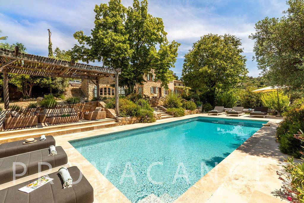 Provencal stone house with panoramic views and pool in Fayence in Fayenza, Region de Draguignan