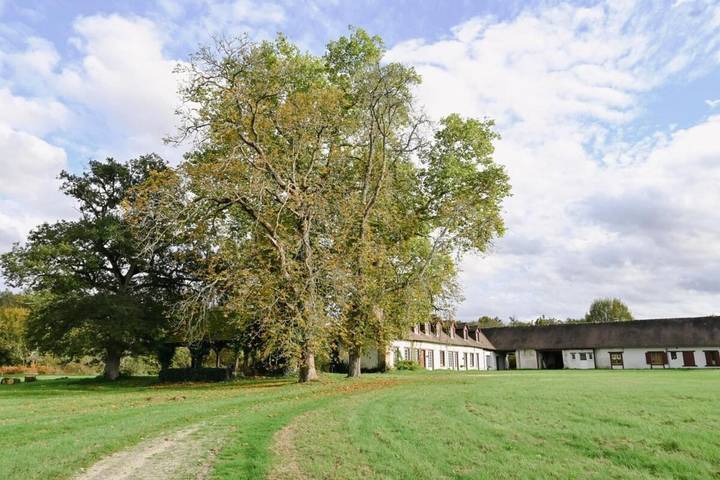Location de vacances pour 7 personnes, avec jardin à Ligny-le-Ribault - 2