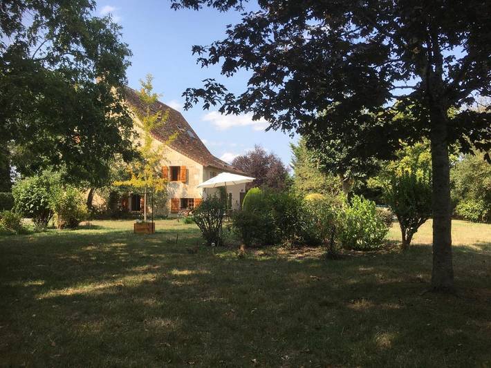 Location de vacances pour 9 personnes, avec Jardin ainsi que Sauna et Vue à Brunelles