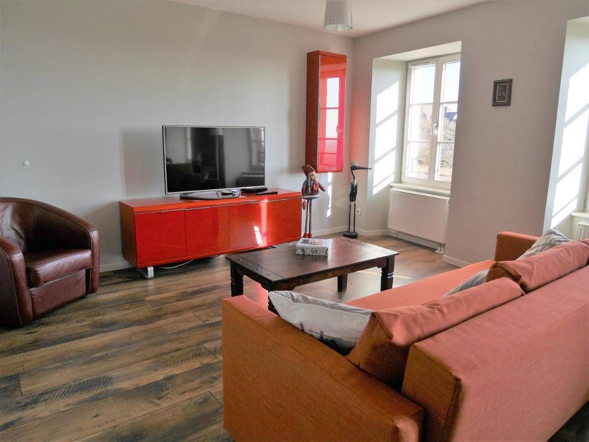 Appartement entier, Les gîtes de la Tour, appartement "La Plaine" in Saint-Hippolyte, Parc naturel régional des Ballons des Vosges