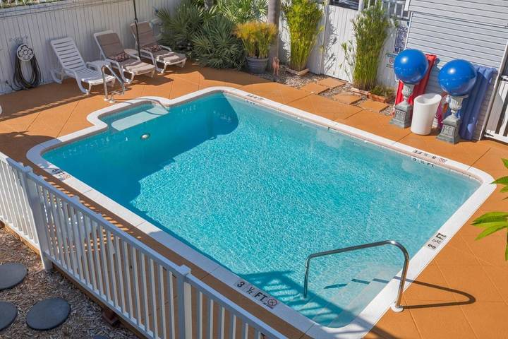 Chambre d’hôte pour 2 personnes, avec piscine ainsi que vue et jardin